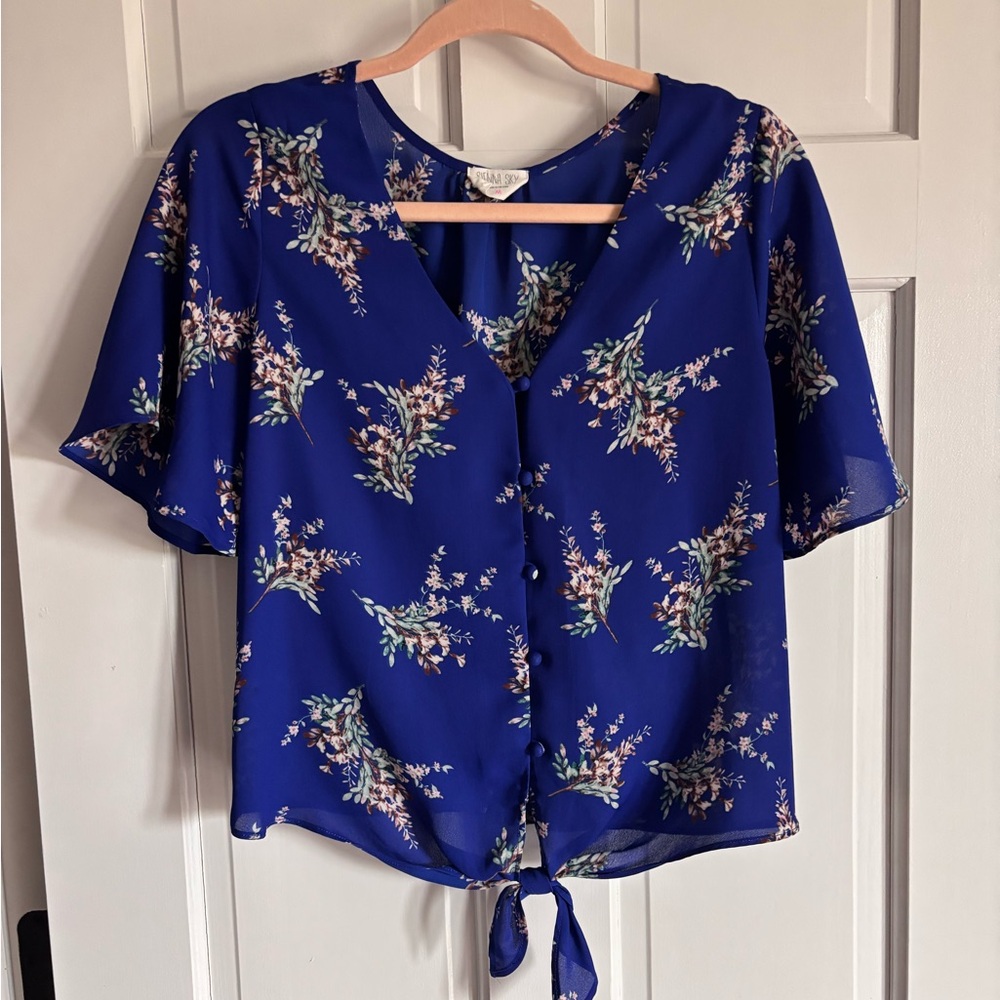 Casual Tie-Front Floral Blouse - Blue size M